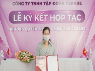 Lễ kí kết hợp tác toàn diện giữa Chuỗi nhượng quyền thương hiệu Spa Cerabe và Chủ Spa Lý Thị Sinh
