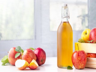 Lấy lại làn da căng mướt, mịn màng khi dùng giấm táo và mật ong theo cách này