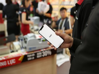 iPhone 12 Series chính hãng "cháy hàng" tại Việt Nam